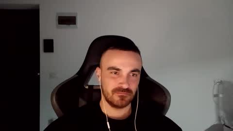 Snapshot of mu5clemania chatting on January 2025 08:21:01 PM Victor online show from January 2025 08:21:01 PM