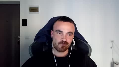 Snapshot of mu5clemania chatting on January 2025 11:32:02 AM Victor online show from January 2025 11:32:02 AM