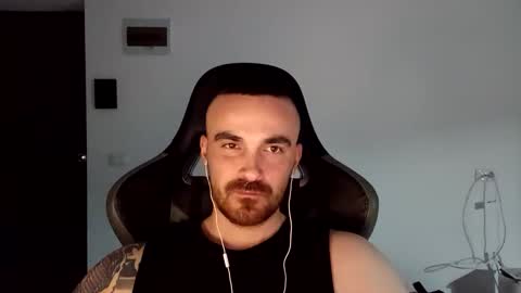 Snapshot of mu5clemania chatting on January 2025 07:05:01 PM Victor online show from January 2025 07:05:01 PM