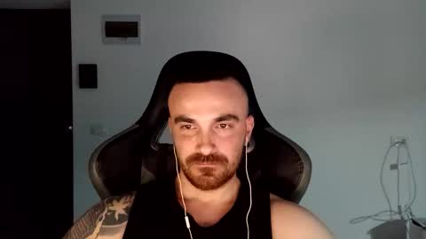 Snapshot of mu5clemania chatting on January 2025 08:25:02 PM Victor online show from January 2025 08:25:02 PM
