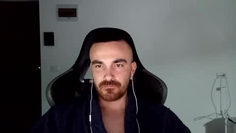 Snapshot of mu5clemania chatting on January 2025 04:51:02 PM Victor online show from January 2025 04:51:02 PM
