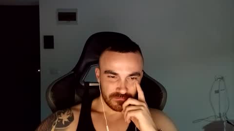 Snapshot of mu5clemania chatting on January 2025 08:04:01 PM Victor online show from January 2025 08:04:01 PM