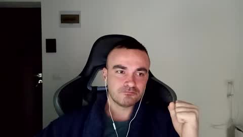 Snapshot of mu5clemania chatting on January 2025 07:41:01 AM Victor online show from January 2025 07:41:01 AM