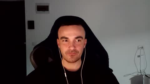 Snapshot of mu5clemania chatting on January 2025 07:05:01 PM Victor online show from January 2025 07:05:01 PM