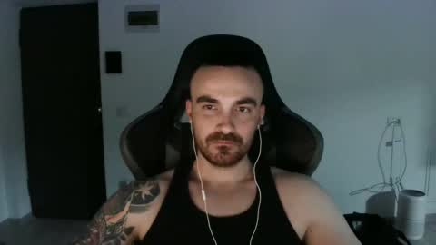 Snapshot of mu5clemania chatting on January 2025 07:48:02 PM Victor online show from January 2025 07:48:02 PM