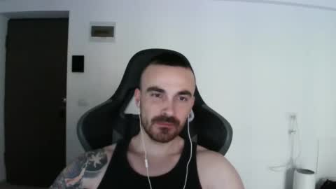 Snapshot of mu5clemania chatting on February 2025 12:05:02 PM Victor online show from February 2025 12:05:02 PM