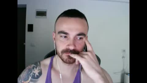 Snapshot of mu5clemania chatting on February 2025 07:18:02 AM Victor online show from February 2025 07:18:02 AM