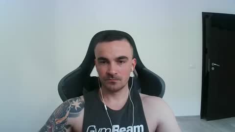 Snapshot of mu5clemania chatting on March 2025 08:02:01 AM Victor online show from March 2025 08:02:01 AM