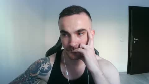 Snapshot of mu5clemania chatting on March 2025 02:34:02 PM Victor online show from March 2025 02:34:02 PM