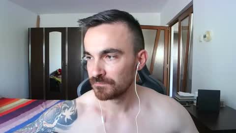 Snapshot of mu5clemania chatting on September 2025 09:42:02 AM Victor online show from September 2025 09:42:02 AM