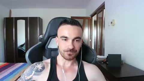 Snapshot of mu5clemania chatting on September 2025 05:50:01 AM Victor online show from September 2025 05:50:01 AM