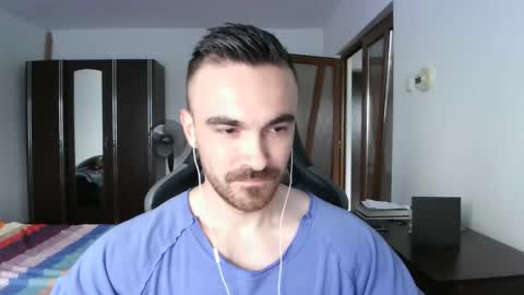 Snapshot of mu5clemania chatting on September 2025 04:58:01 AM Victor online show from September 2025 04:58:01 AM