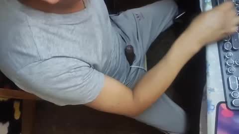 Snapshot of muchachosam chatting on November 2025 07:03:01 PM zenon online show from November 2025 07:03:01 PM