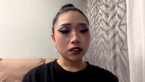 Mia online show from March 2026 11:04:02 AM