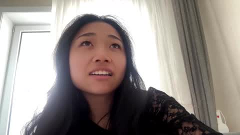 Mia online show from March 2026 10:16:01 PM