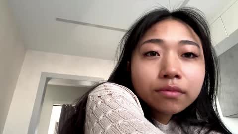 Mia online show from March 2026 10:21:02 PM