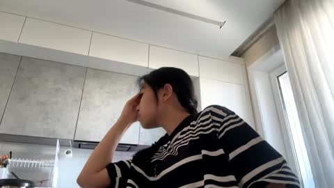 Mia online show from April 2026 10:15:01 PM