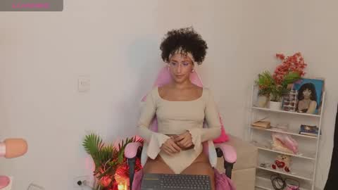 Snapshot of mulata_ch chatting on May 2026 01:46:01 AM HEY GUYS IF YOU LIKE SEXY SHOW YOU ARE IN THE CORRECT PLACE CU WENESDAY PVT OPEN TRANSMISSION TIME 5 PM - 10 PM COLOMBIA online show from May 2026 01:46:01 AM