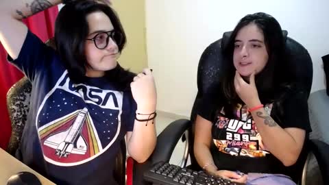 Snapshot of multiorgasmic_6 chatting on September 2025 10:33:01 PM Dani and Alex online show from September 2025 10:33:01 PM