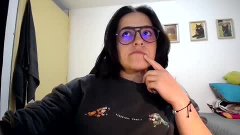 Dani and Alex online show from October 2025 02:43:02 AM