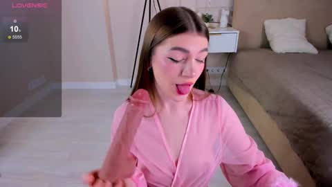 Snapshot of munaluna chatting on November 2025 09:43:01 AM Luna online show from November 2025 09:43:01 AM