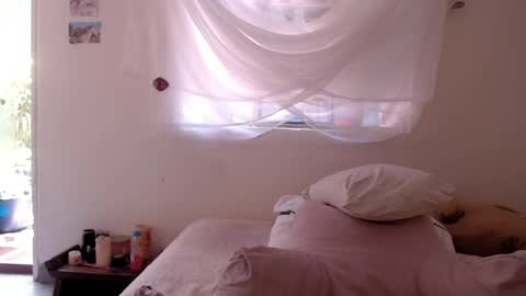   online show from April 2026 05:10:01 PM