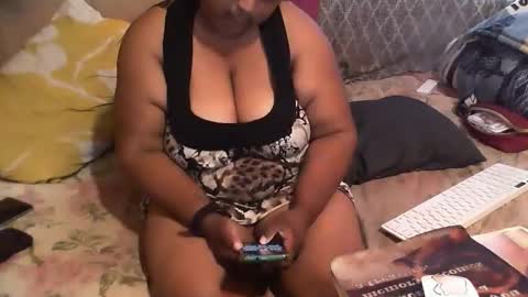 Snapshot of munniegalz1 chatting on April 2026 06:31:02 AM your angel online show from April 2026 06:31:02 AM
