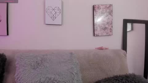 muriell_69 online show from September 2025 06:31:02 PM