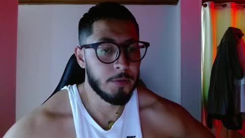 Snapshot of muscle_cock32 chatting on October 2025 04:29:02 PM David Big online show from October 2025 04:29:02 PM