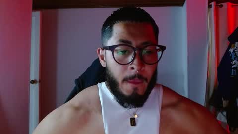 Snapshot of muscle_cock32 chatting on November 2025 09:59:01 PM David Big online show from November 2025 09:59:01 PM