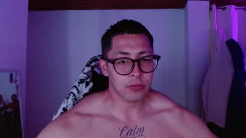 Snapshot of muscle_cock32 chatting on February 2026 08:23:01 PM David Big online show from February 2026 08:23:01 PM