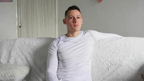 muscle_king_cum online show from March 2026 02:20:01 PM