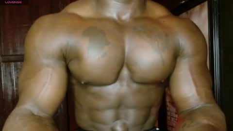 musclegod23 online show from April 2026 01:17:02 AM