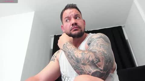 MuscleMonster31 online show from September 2025 01:05:02 AM