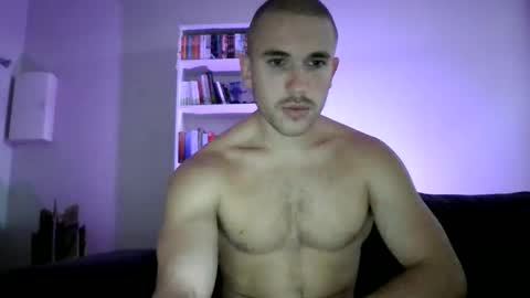 Snapshot of muscleshow00 chatting on September 2025 06:13:01 AM muscleshow00 online show from September 2025 06:13:01 AM
