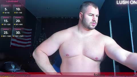 Snapshot of muscularjohnforu chatting on February 2025 05:16:01 PM click icon for peach online show from February 2025 05:16:01 PM