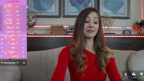 Luna  online show from November 2025 07:36:02 PM