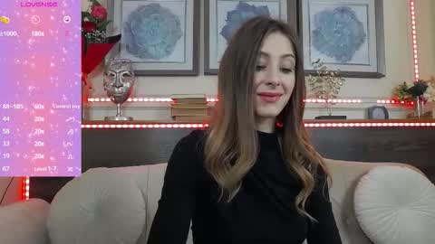 Luna  online show from November 2025 07:30:01 PM