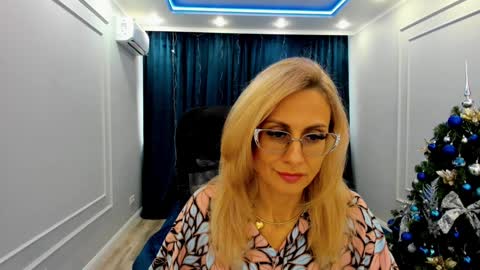 Snapshot of museofstage chatting on December 2024 11:32:02 AM Diana online show from December 2024 11:32:02 AM