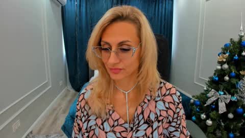 Snapshot of museofstage chatting on December 2024 08:48:01 AM Diana online show from December 2024 08:48:01 AM