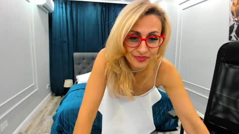 Snapshot of museofstage chatting on January 2025 02:35:01 PM Diana online show from January 2025 02:35:01 PM