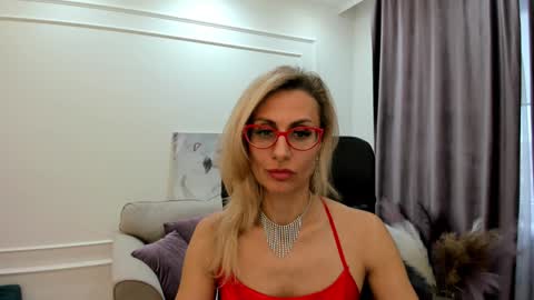 Snapshot of museofstage chatting on January 2025 12:09:02 PM Diana online show from January 2025 12:09:02 PM