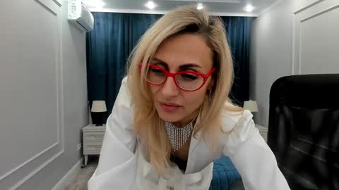 Snapshot of museofstage chatting on January 2025 02:51:02 PM Diana online show from January 2025 02:51:02 PM