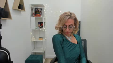 Snapshot of museofstage chatting on January 2025 11:55:01 AM Diana online show from January 2025 11:55:01 AM