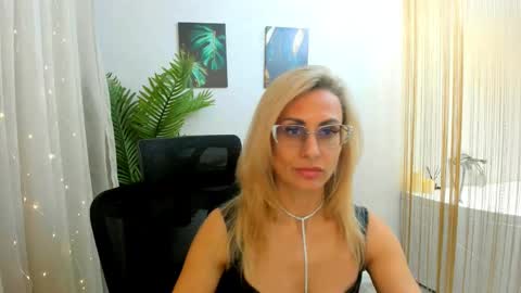 Snapshot of museofstage chatting on February 2025 11:55:01 AM Diana online show from February 2025 11:55:01 AM