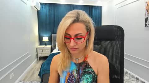 Snapshot of museofstage chatting on March 2025 02:37:02 PM Diana online show from March 2025 02:37:02 PM