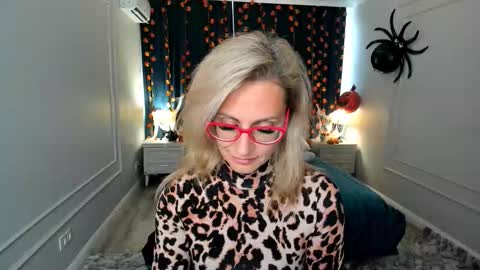 Snapshot of museofstage chatting on October 2025 11:31:01 AM Diana online show from October 2025 11:31:01 AM