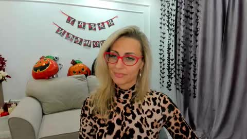 Snapshot of museofstage chatting on October 2025 11:44:02 AM Diana online show from October 2025 11:44:02 AM