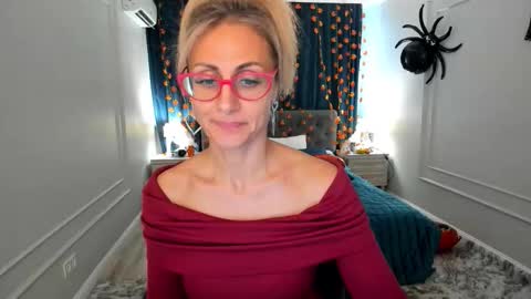 Snapshot of museofstage chatting on October 2025 12:34:02 PM Diana online show from October 2025 12:34:02 PM