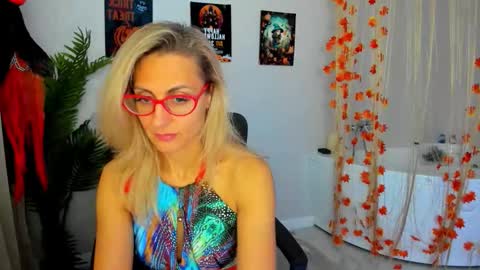 Snapshot of museofstage chatting on November 2025 11:34:02 AM Diana online show from November 2025 11:34:02 AM